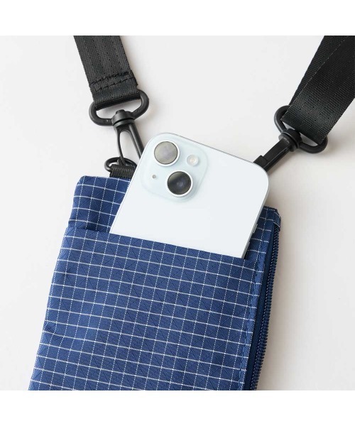 OMCC(オーエムシーシー)の「Phone Sacoche Lattice - フォンサコッシュ ラティス(ボディバッグ/ウエストポーチ・メンズ・ブラウン/ライトグレー/グリーン/パープル/ネイビー/ブラック・ONE SIZE)」の9枚目の写真