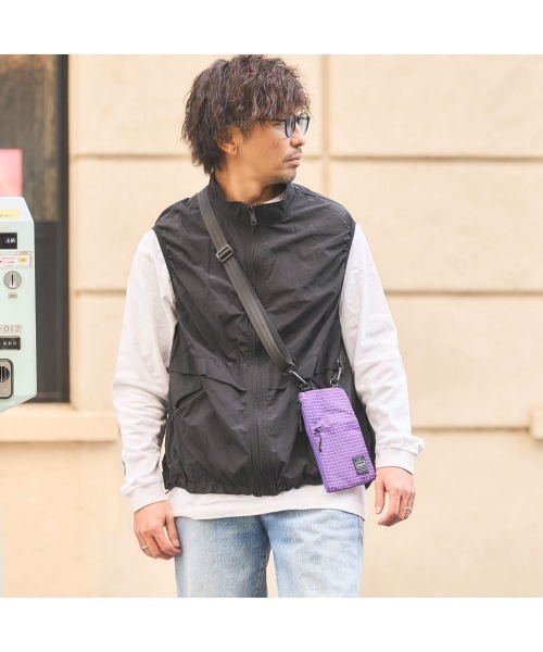 OMCC(オーエムシーシー)の「Phone Sacoche Lattice - フォンサコッシュ ラティス(ボディバッグ/ウエストポーチ・メンズ・ブラウン/ライトグレー/グリーン/パープル/ネイビー/ブラック・ONE SIZE)」の7枚目の写真