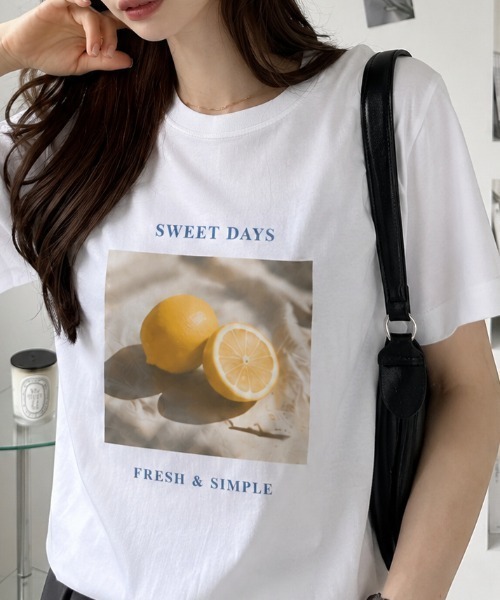 sowme.(ソウミー)の「爽やかに着映える?【レモンフォトプリント ベーシック Tシャツ】(Tシャツ/カットソー・レディース・ホワイト・SMALL/MEDIUM/LARGE)」の1枚目の写真