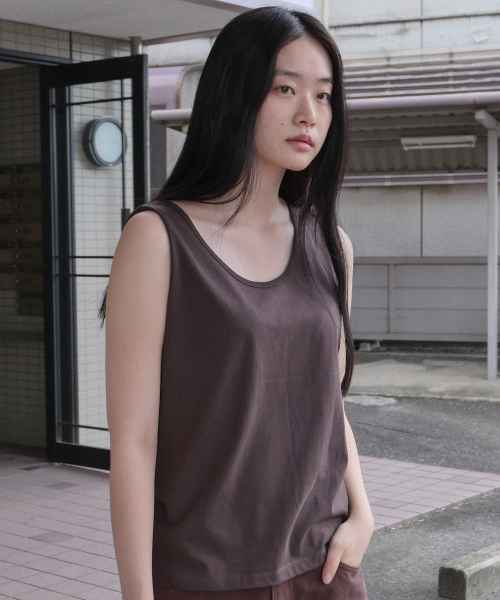 STEP AROUND(ステップアラウンド)の「Boxy Fit Cotton Sleeveless Tee_BROWN(Tシャツ/カットソー・レディース・その他・FREE)」の3枚目の写真