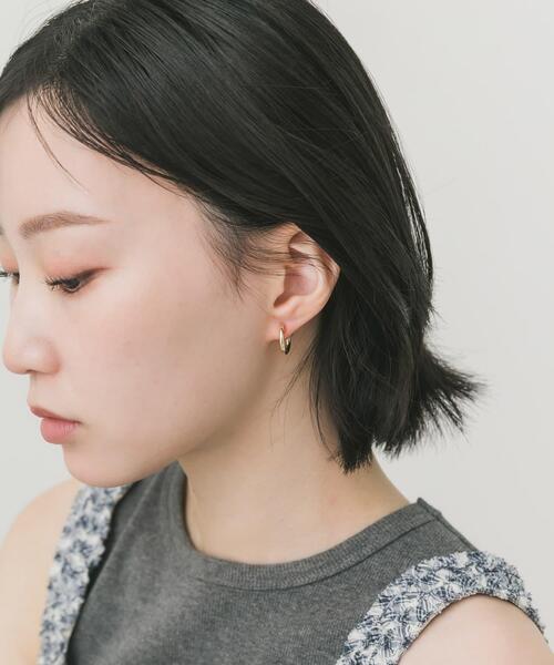 SMELLY(スメリー)の「シンプルフープオメガイヤリング(イヤリング・レディース・ゴールド/シルバー・-)」の7枚目の写真
