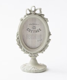 artipur COTTAGE（アルティプールコテージ）の「TKK : オーバルリボンフォトスタンド（フォトフレーム）」