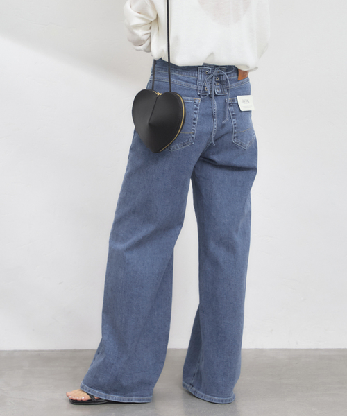 U by SPICK&SPAN(ユーバイスピックアンドスパン)の「《 追加 / 新色 》SOMETHING / サムシング LISA LACE UP WIDE(デニムパンツ・レディース・ブラウン/ブルー/ネイビー・SMALL/MEDIUM/LARGE)」の3枚目の写真