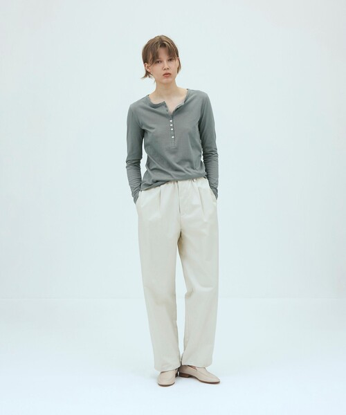v::room(ヴィルーム)の「V::room コットンジャージー ヘンリーネックロングスリーブプルオーバー(Tシャツ/カットソー・レディース・グレー/ホワイト/ベージュ・FREE)」の14枚目の写真