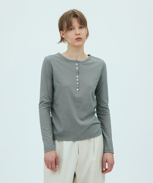 v::room(ヴィルーム)の「V::room コットンジャージー ヘンリーネックロングスリーブプルオーバー(Tシャツ/カットソー・レディース・グレー/ホワイト/ベージュ・FREE)」の13枚目の写真