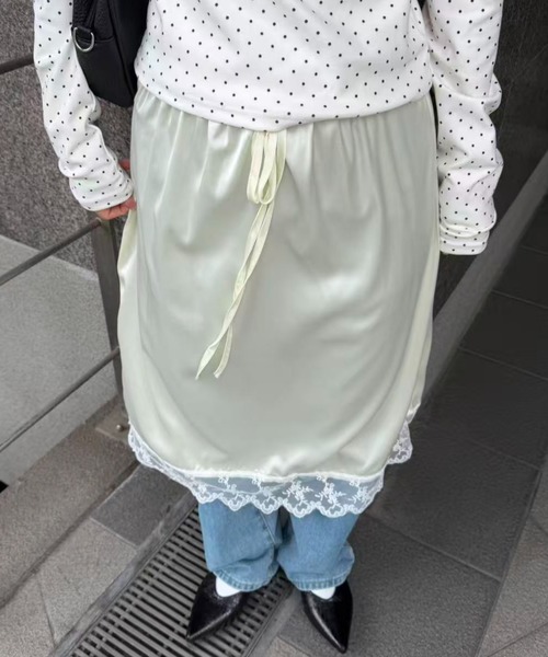 mebole(メボレ)の「satin lace long skirt(スカート・レディース・ブルー/アイボリー・FREE)」の8枚目の写真