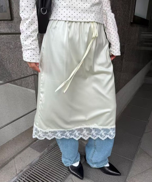 mebole(メボレ)の「satin lace long skirt(スカート・レディース・ブルー/アイボリー・FREE)」の14枚目の写真