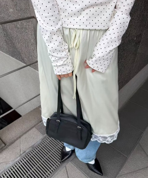 mebole(メボレ)の「satin lace long skirt(スカート・レディース・ブルー/アイボリー・FREE)」の7枚目の写真