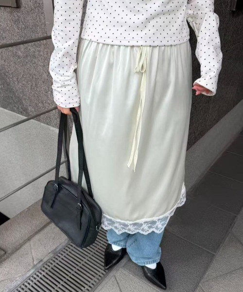 mebole(メボレ)の「satin lace long skirt(スカート・レディース・ブルー/アイボリー・FREE)」の11枚目の写真