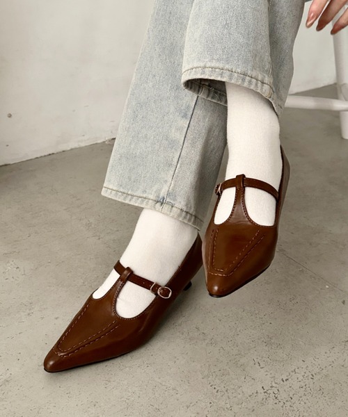 wears（ウェアーズ）の「【ローヒール】ポインテッドトゥTストラップ メリージェーンパンプス（パンプス・レディース・ブラウン/ブラック/オフホワイト・23.5cm/24.5cm）」の3枚目の写真