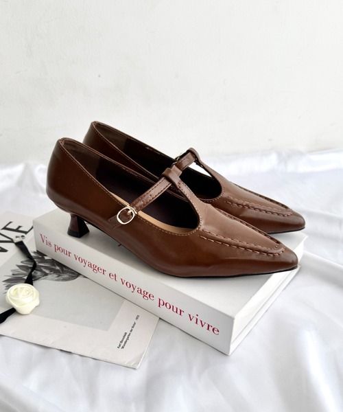 wears（ウェアーズ）の「【ローヒール】ポインテッドトゥTストラップ メリージェーンパンプス（パンプス・レディース・ブラウン/ブラック/オフホワイト・23.5cm/24.5cm）」の6枚目の写真