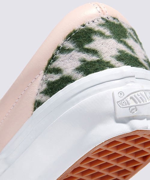 VANS(バンズ)の「VANS PREMIUM スリッポン 98 / Slip-On Reissue 98 LX HOUNDSTO VN000CSEYWC1(スリッポン・メンズ・ピンク・8)」の5枚目の写真
