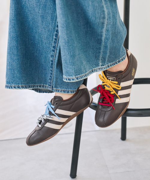 Spick & Span(スピックアンドスパン)の「《Exclusive / 》adidas / アディダス TOKYO W(スニーカー・レディース・ブラウン/アイボリー・23cm/23.5cm/24cm/24.5cm/25cm)」の2枚目の写真