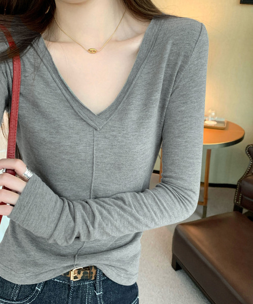2ly2(トゥーリートゥー)の「Vネック センターシーム 長袖カットソー(Tシャツ/カットソー・レディース・アイボリー/グレー・FREE)」の14枚目の写真