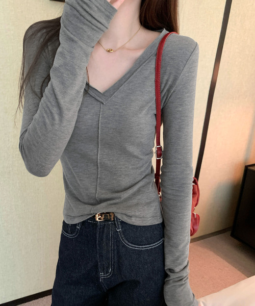 2ly2(トゥーリートゥー)の「Vネック センターシーム 長袖カットソー(Tシャツ/カットソー・レディース・アイボリー/グレー・FREE)」の17枚目の写真