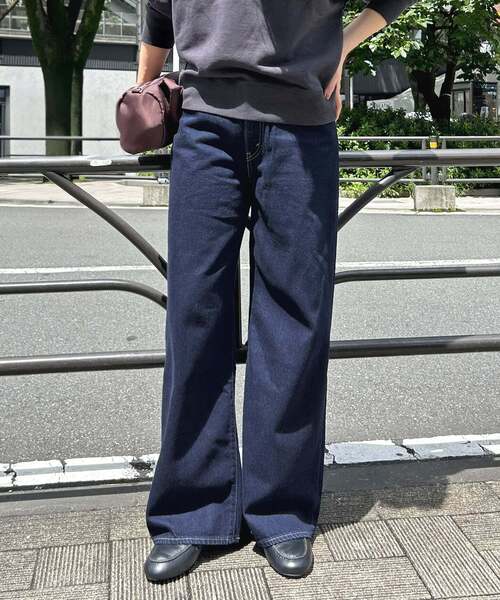Levi's(リーバイス)の「Levi’s/リーバイス SLOBE別注 CINCH WIDE LEG デニムパンツ 【洗濯機使用可能】(デニムパンツ・レディース・ネイビー/ブルー・26cm/25cm/24cm/29cm/23cm/28cm/27cm)」の13枚目の写真