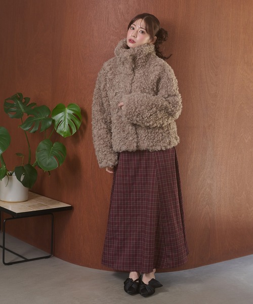 Ambre Neige(アンブルネージュ)の「poodle fake fur stand neck blouson / プードルフェイクファースタンドネックブルゾン(ブルゾン・レディース・ダークブラウン/ベージュ/アイボリー・FREE)」の5枚目の写真