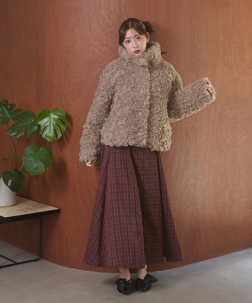 Ambre Neige(アンブルネージュ)の「poodle fake fur stand neck blouson / プードルフェイクファースタンドネックブルゾン(ブルゾン・レディース・ダークブラウン/ベージュ/アイボリー・FREE)」の7枚目の写真