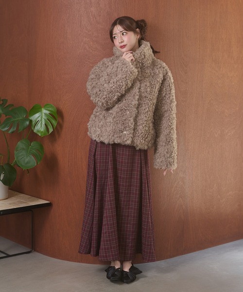 Ambre Neige(アンブルネージュ)の「poodle fake fur stand neck blouson / プードルフェイクファースタンドネックブルゾン(ブルゾン・レディース・ダークブラウン/ベージュ/アイボリー・FREE)」の8枚目の写真