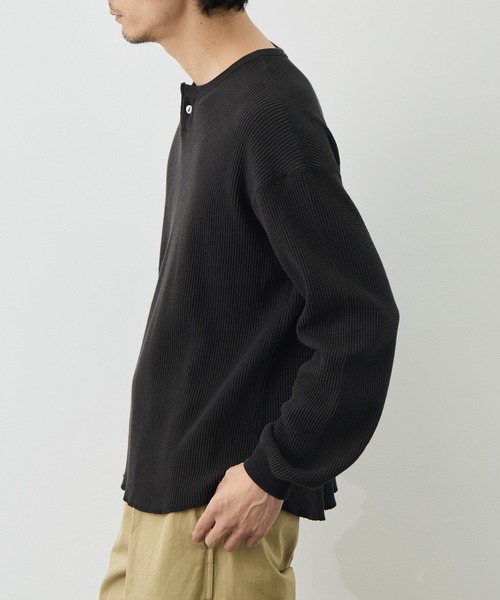is-ness(イズネス)の「【is-ness/イズネス】Thermal Henley Long-sleeve Shirt(Tシャツ/カットソー・メンズ・ブラック/オフホワイト・L/M)」の5枚目の写真