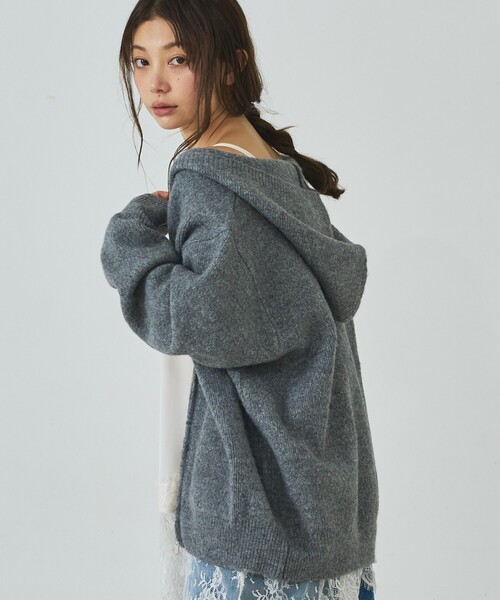 abahouse mavie(アバハウスマヴィ)の「ニットジップパーカー(ニット/セーター・レディース・ブラウン/グレイッシュベージュ/グレー・フリー)」の1枚目の写真