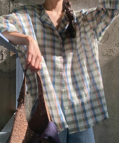 FAVORITO(ファヴォリート)の「クルーネックチェック柄シャツ(シャツ/ブラウス・レディース・ブラウン/ブルー・F)」の12枚目の写真