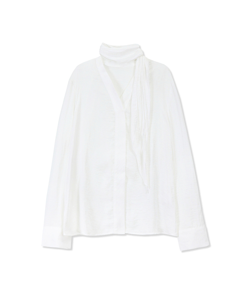 Yuje(ユジェ)の「SCARF BLOUSE (2color)(シャツ/ブラウス・レディース・ホワイト/ライトピンク・FREE)」の1枚目の写真