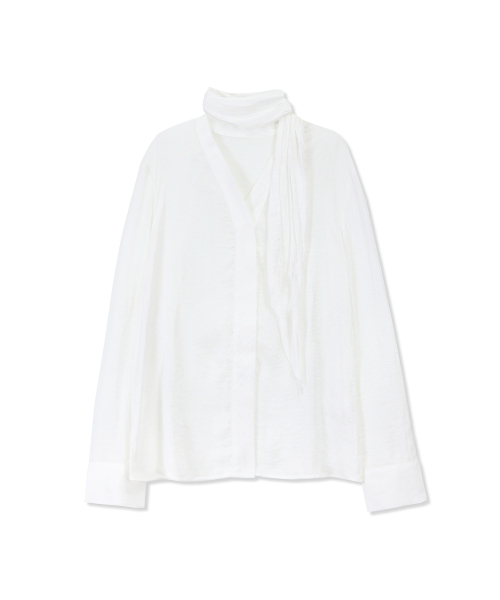 Yuje(ユジェ)の「SCARF BLOUSE (2color)(シャツ/ブラウス・レディース・ホワイト/ライトピンク・FREE)」の5枚目の写真