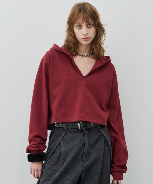 AFF AIVER（エイエフエフアイバー）の「AFF AIVER　ヘビー裏毛クロップドパーカー（パーカー・レディース・グレー/ブラック/レッド・SMALL/MEDIUM/LARGE）」の3枚目の写真