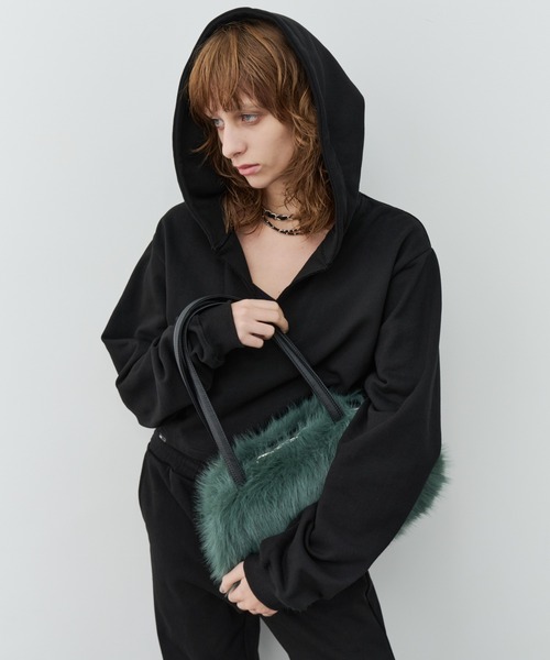 AFF AIVER（エイエフエフアイバー）の「AFF AIVER　ヘビー裏毛クロップドパーカー（パーカー・レディース・グレー/ブラック/レッド・SMALL/MEDIUM/LARGE）」の8枚目の写真