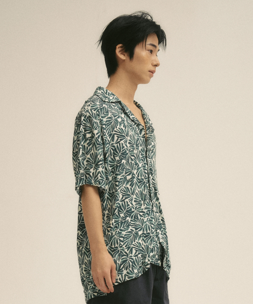 VILLA RAY（ヴィラ・レイ）の「トロピカルオアシス メンズ ビスコースシャツ（シャツ/ブラウス・メンズ・その他・LARGE/MEDIUM/X-LARGE）」の3枚目の写真