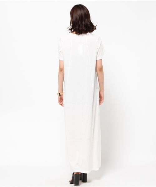 MOUSSY（マウジー）の「LONG FLARE CUT OP（ワンピース・レディース・ベージュ/ブラック/ホワイト・FREE）」の6枚目の写真