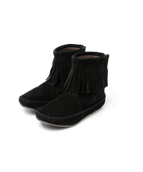 welleg（ウェレッグ）の「キッズ フリンジ ショートブーツ（ブーツ・キッズ・ダークブラウン/マスタード/ブラック/ライトブラウン/レッド・15cm/19cm/21cm/20cm/22.0cm/18cm/16cm/17cm）」の2枚目の写真