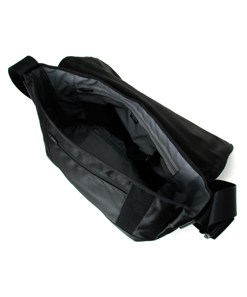 PORTER（ポーター）の「PORTER LIFT MESSENGER BAG LARGE <B印