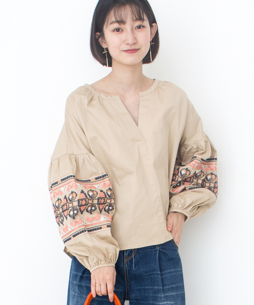 Furryrate（ファーリーレート）の「ランタン刺繍スリーブブラウス		（シャツ/ブラウス・レディース・インディゴブルー/ベージュ/オフホワイト/ネイビー・FREE）」の3枚目の写真