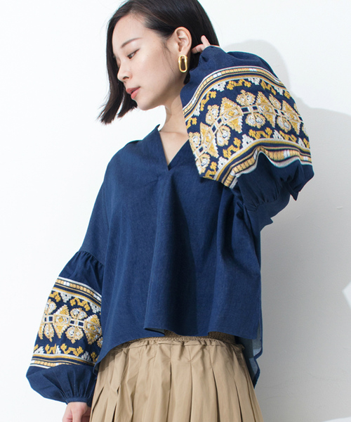 Furryrate（ファーリーレート）の「ランタン刺繍スリーブブラウス		（シャツ/ブラウス・レディース・インディゴブルー/ベージュ/オフホワイト/ネイビー・FREE）」の7枚目の写真