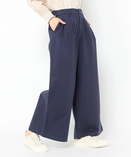 studio CLIP（スタディオクリップ）の「コットンストレッチチノワイドフレアパンツ（チノパンツ・レディース・ベージュ/ネイビー/カーキ・MEDIUM/LARGE）」の3枚目の写真