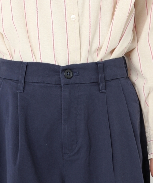 studio CLIP（スタディオクリップ）の「コットンストレッチチノワイドフレアパンツ（チノパンツ・レディース・ベージュ/ネイビー/カーキ・MEDIUM/LARGE）」の15枚目の写真