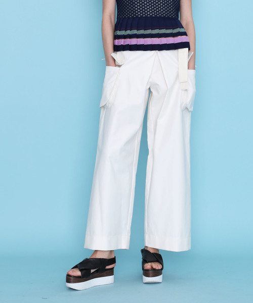 UNITED TOKYO（ユナイテッドトウキョウ）の「ラップチノワイドパンツ（チノパンツ・レディース・ベージュ/ブラック/ホワイト・1）」の12枚目の写真