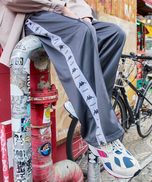 Kappa(カッパ)の「▽WEB限定 Kappa/カッパ 別注 サイドラインパンツ/トラックパンツ(その他パンツ・メンズ・ブラック/パープル/オレンジ/ブラック系その他/パープル系その他/オレンジ系その他/ブラック系その他2/パープル系その他2/オレンジ系その他2/レッド系その他2/レッド/ブルー/ブルー系その他/レッド系その他/ブルー系その他2/ブラウン系その他2/ブラウン系その他/グリーン/ベージュ系その他/グリーン系その他/ベージュ系その他2/グリーン系その他2/ベージュ/ホワイト系その他/グレー系その他/チャコールグレー/ホワイト/ホワイト系その他2/グレー系その他2/ベージュ系その他7/ブラウン系その他6/ベージュ系その他6/ブラウン系その他7/ブルー系その他6/ブルー系その他7/パープル系その他3/パープル系その他6/ブラック系その他3/ブラック系その他6/ブラック系その他7/パープル系その他7/レッド系その他6/レッド系その他7/ブラック系その他4/ブラック系その他5/ブラウン系その他4/ブラウン系その他5/ブルー系その他4/ブルー系その他5/パープル系その他4/パープル系その他5/ベージュ系その他4/ベージュ系その他5・S/M/L/SIZE:S/SIZE:M/SIZE:L/M size/L size/S size)」の14枚目の写真