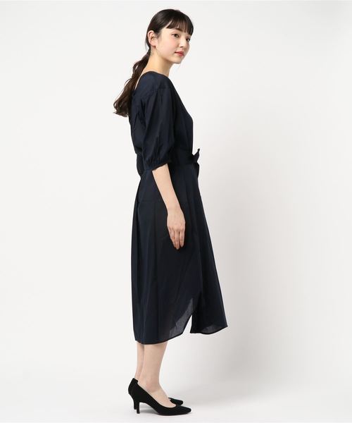 DISCOAT（ディスコート）の「キュームコアVネック前開きワンピース（ワンピース・レディース・ネイビー/オフホワイト/サンドベージュ/バイオレット・FREE）」の6枚目の写真