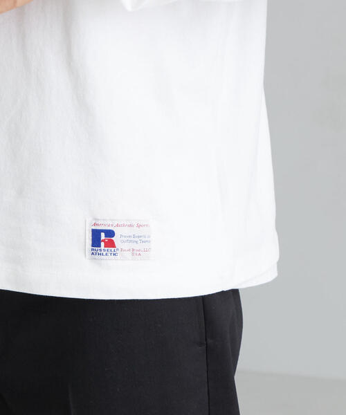 Russell Athletic（ラッセルアスレティック）の「別注［ラッセルアスレチック］RUSSELL ATHLETIC センターロゴ ロンT / カットソー（Tシャツ/カットソー・メンズ・ブラック/ネイビー/ホワイト・S/M/L）」の9枚目の写真