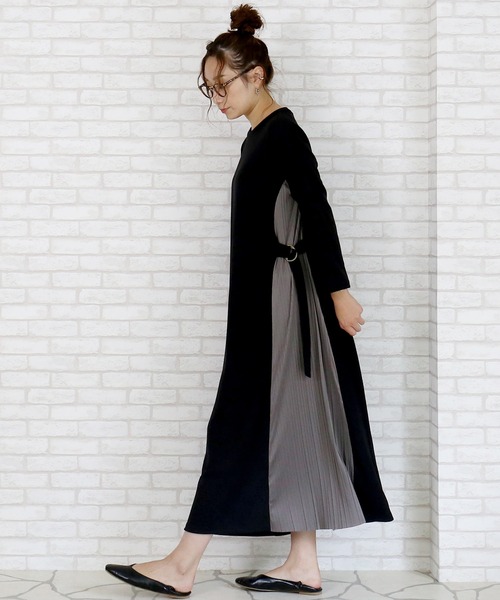 libelle more（リベル モア）の「サイドプリーツワンピース（ワンピース・レディース・ベージュ系その他/ブラック系その他2/ブラック系その他/ブルーグレー/ブラック系その他3/ブラック系その他4/ベージュ系その他2・FREE）」の4枚目の写真