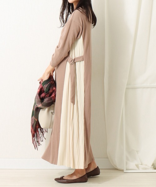 libelle more（リベル モア）の「サイドプリーツワンピース（ワンピース・レディース・ベージュ系その他/ブラック系その他2/ブラック系その他/ブルーグレー/ブラック系その他3/ブラック系その他4/ベージュ系その他2・FREE）」の7枚目の写真