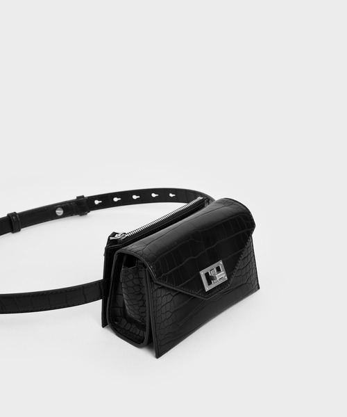 CHARLES & KEITH(チャールズ & キース)の「ターンロック ベルトバッグ / Turn Lock Belt Bag(ショルダーバッグ・レディース・ブラック/バーガンディー/ブラック系その他2・S)」の6枚目の写真