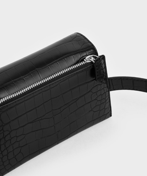 CHARLES & KEITH(チャールズ & キース)の「ターンロック ベルトバッグ / Turn Lock Belt Bag(ショルダーバッグ・レディース・ブラック/バーガンディー/ブラック系その他2・S)」の15枚目の写真