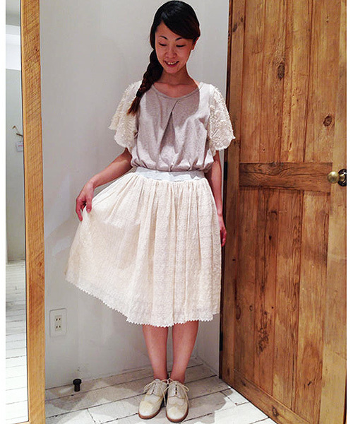 PUAL CE CIN（ピュアルセシン）の「ケミカルレースＳＫ（スカート・レディース・ホワイト/ナチュラル/ネイビー・FREE）」の16枚目の写真