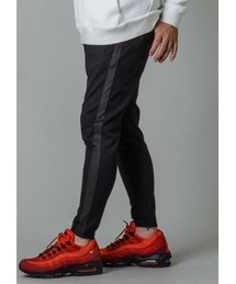 REGIEVO�i���W�G�{�j�́u�yREGIEVO�z�㎿�ȃT�C�h���C���p���c�@��l�̃W���K�[�p���c�i�p���c�j�v