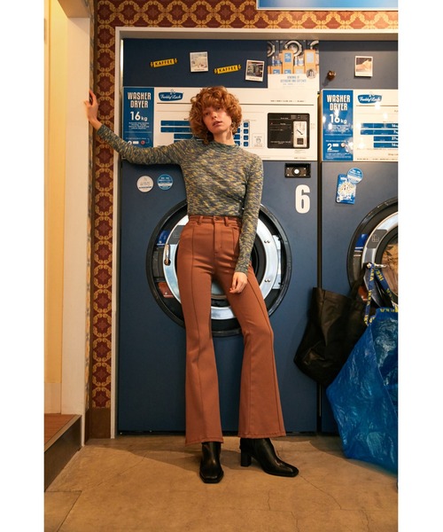 SLY(スライ)の「WASH ME HW PINTUCK FLARE PT-E ハイウエスト ピンタック フレア デニムパンツ(デニムパンツ・レディース・キャメル・25inch/24inch/26inch/23inch)」の10枚目の写真