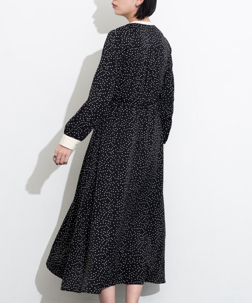 Aunt Marie's（アントマリーズ）の「クレリックバンドカラーシャツワンピース（ワンピース・レディース・ライトブルー/ブラック・FREE）」の5枚目の写真